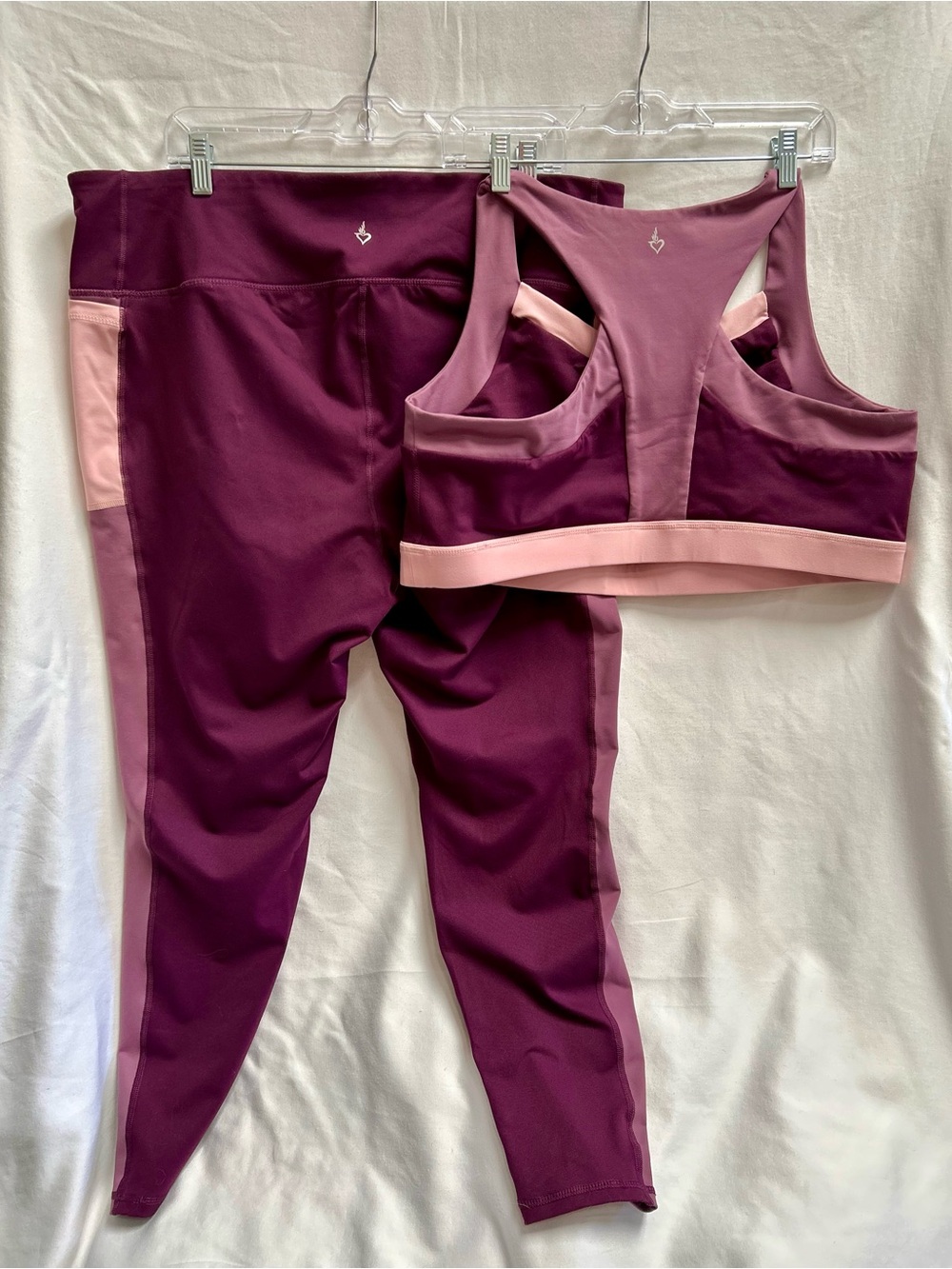 TORRID ACTIVE SET PLUM & BLUSH SPORTS BRA AND LEGGINGS, PLUS SIZE 3 - Picture 2 of 8